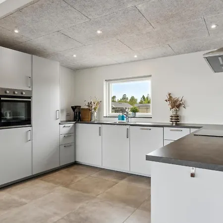In With Kitchen